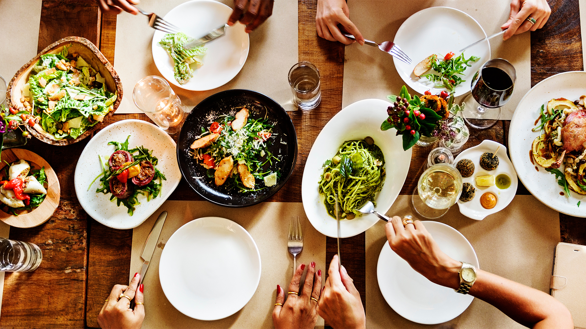 Ten tips for eating out and staying healthy